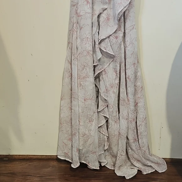 Storia Cream Floral Backless Dress - Picture 2 of 10